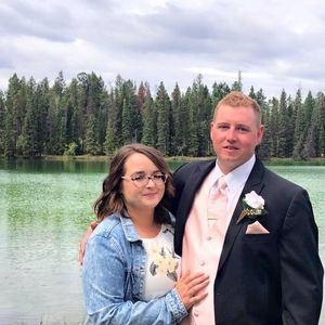 Meet your Posher, Hallie